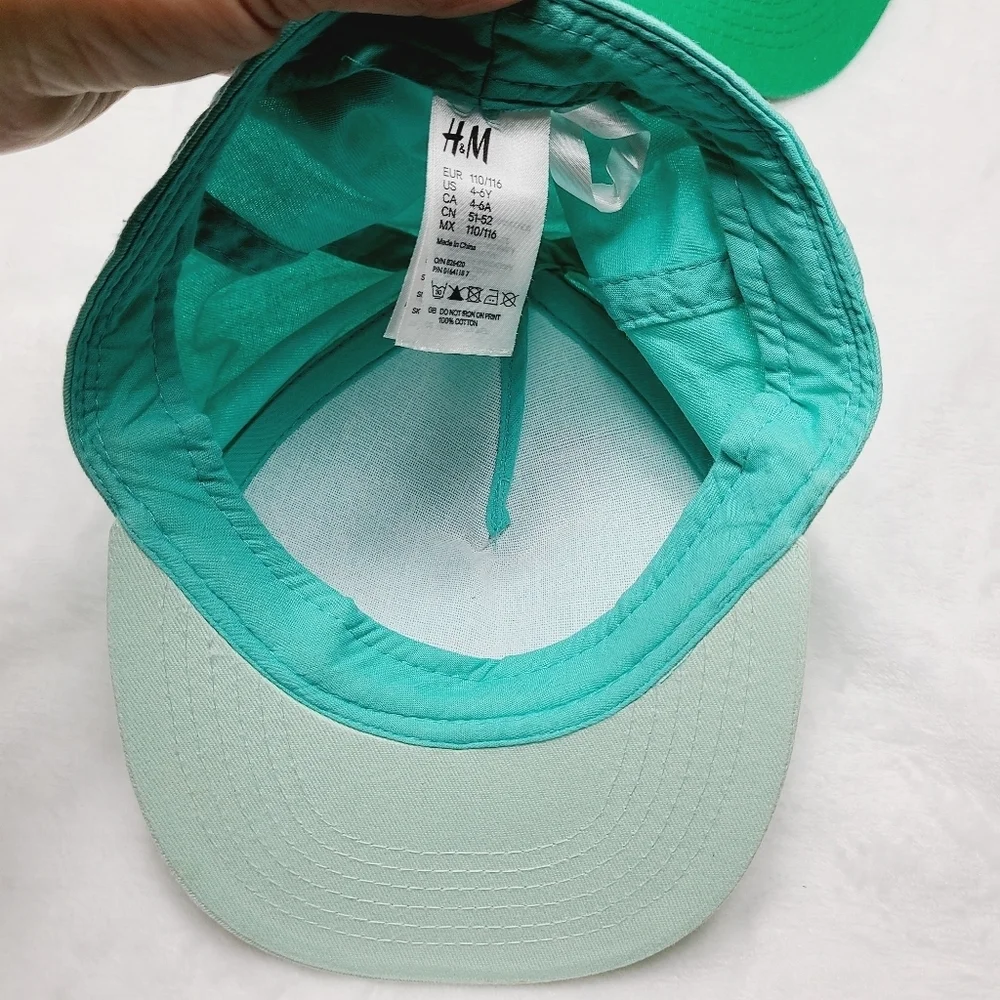 4 X bundle of hats jinx, skilanders,batman( one size) , h&m(4-6)